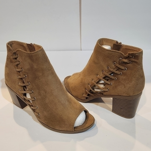 Coconuts by Matisse Tan Suede Booties with Laced Up Side Detail Size‎ 8 Heels 3"